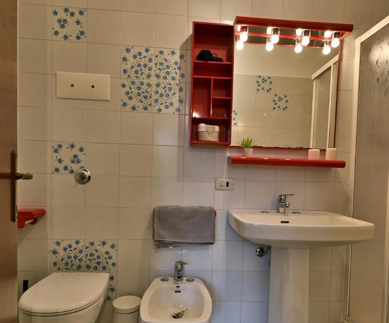Appartamento Marieclaire - Theater Home Toscolano Maderno 0*,  Italy